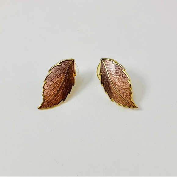 VINTAGE Leaf Studs - Picture 4 of 8